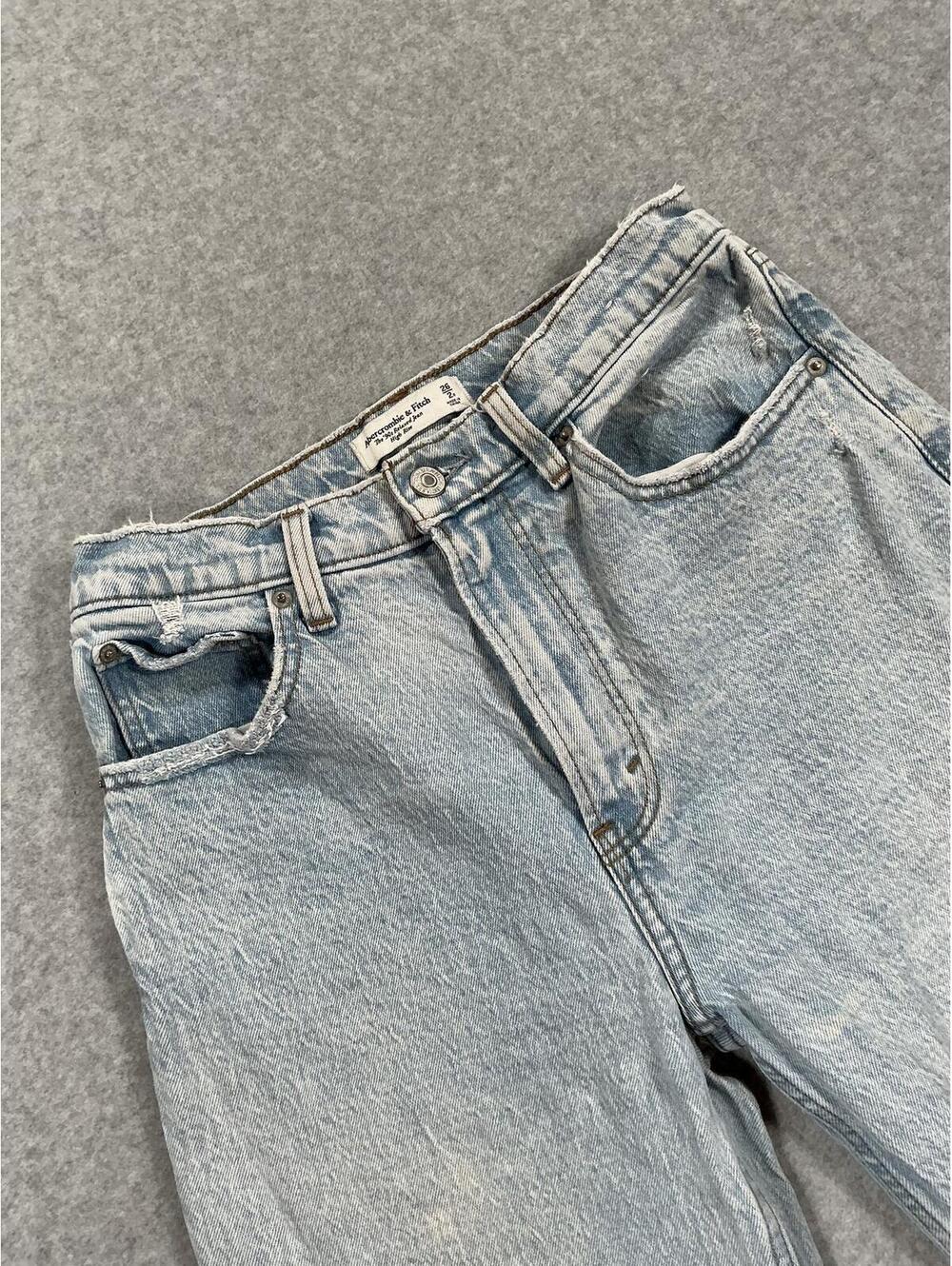 Abercrombie & Fitch 90s Relaxed High Rise Wide Leg Jeans 26